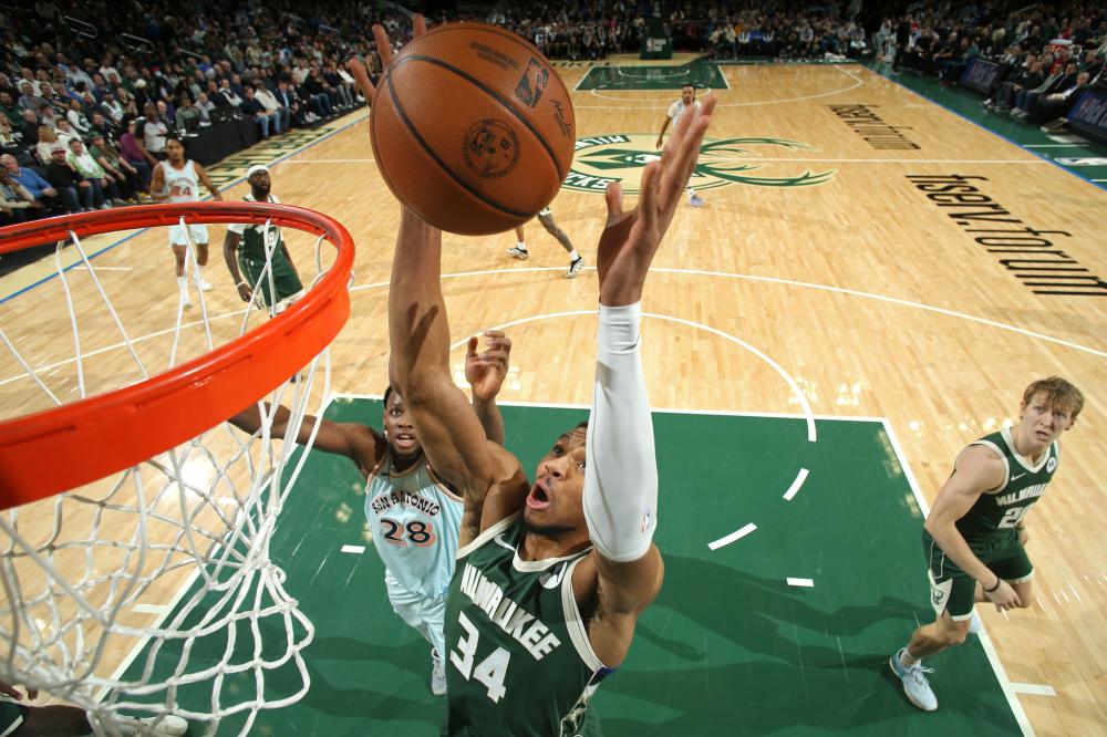 坐在角落 坐在角落